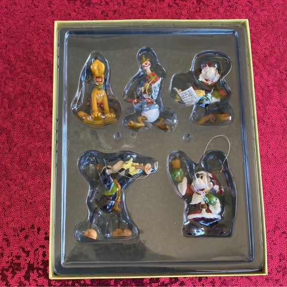 Vintage Disney Mickey and friends Ornament Book - Picture 6 of 13